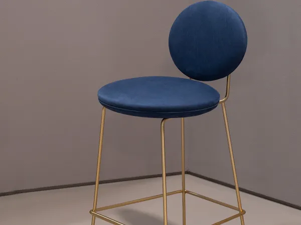 Gemma in einer Hocker-Version