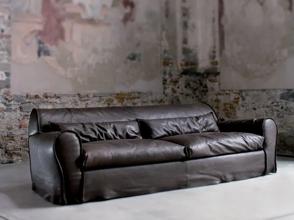 Le canapé Housse by Baxter avec des coutures apparentes