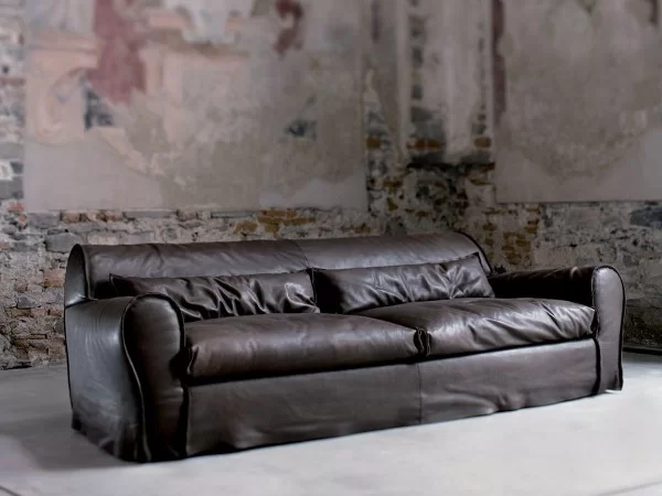 The Housse sofa by Baxter with visible stitching