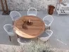 Der Desert-Tisch in einem Außenbereich