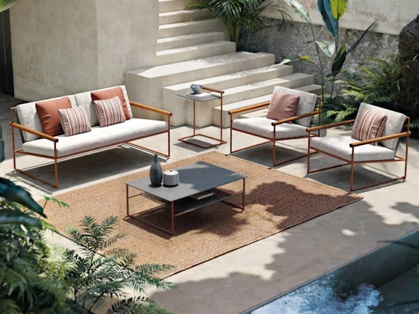 La linea Pipe di Atmosphera in uno spazio outdoor