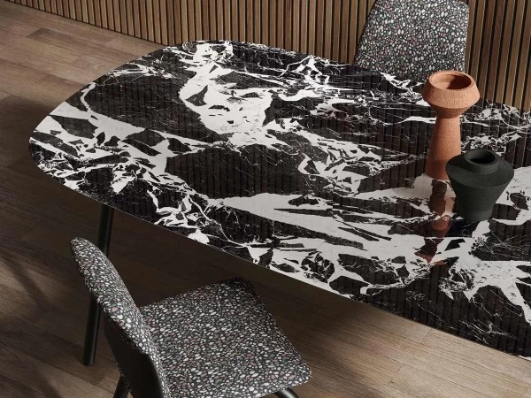 Der neue Osé Tisch von Liu Jo Living, vorgestellt auf dem Salone del Mobile 2023