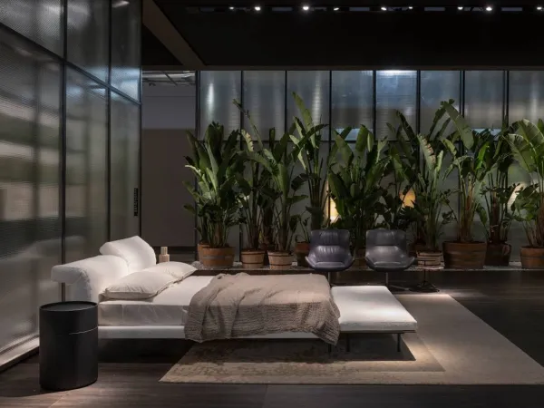 Cama Sumo de Living Divani en el Salone del Mobile 2023