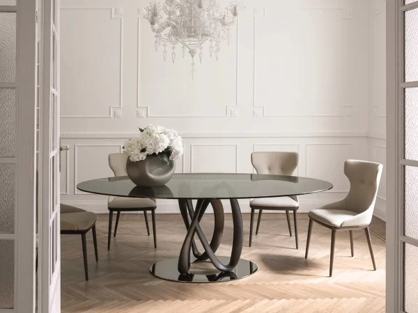 The Andy chair by Porada in a dining area