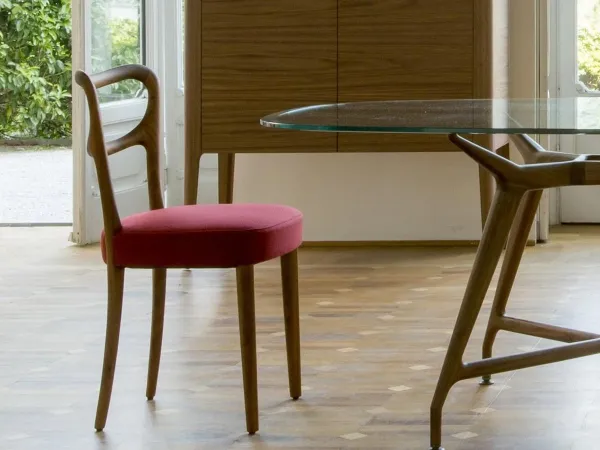 Noemi chair in a living area