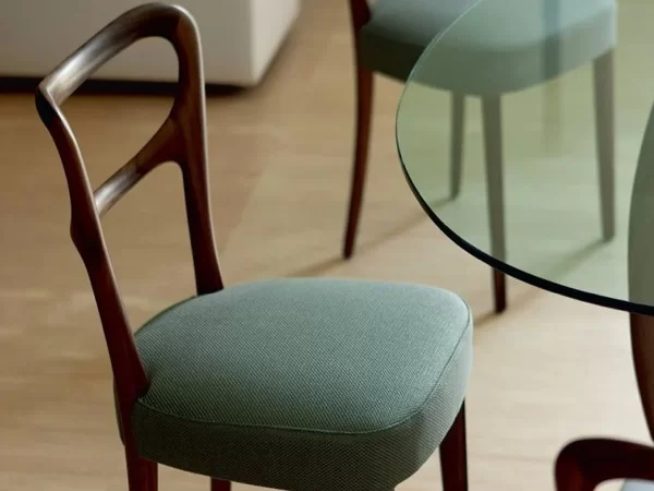Details of the structure of the Noemi chair by Porada