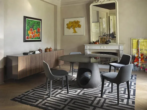 Casamania Lepel Stuhl in einer gesteppten Version