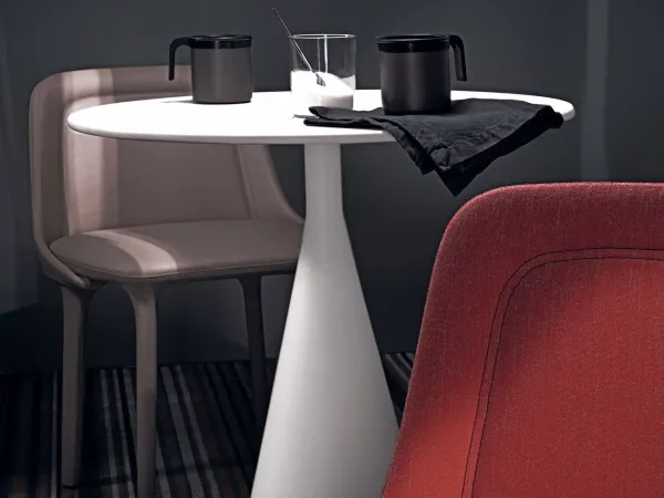 Details des Lepel Stuhls von Casamania