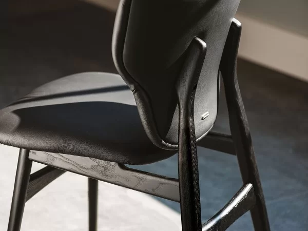Structure details of the Dumbo chair by Cattelan Italia
