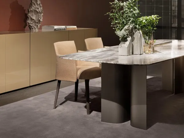 起居区的 Ayra by Lema