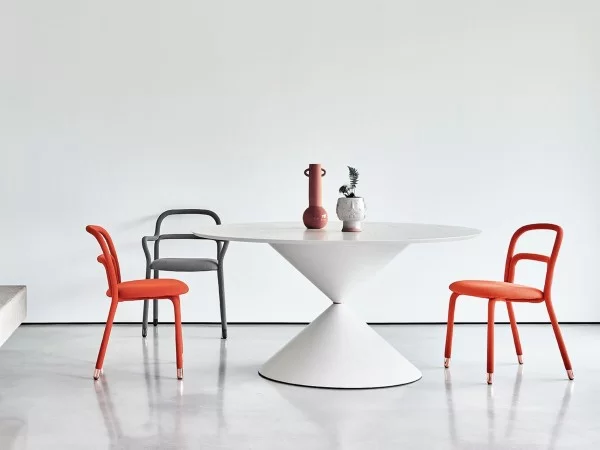 Il tavolo Clessidra di Midj - German Design Award special 2021