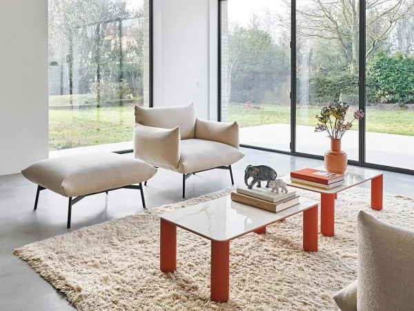 Fauteuil Area de Midj avec son pouf homonyme