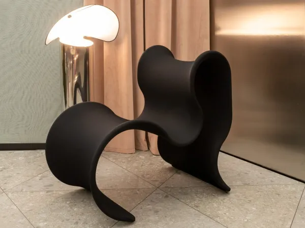 Fauteuil Fiocco de Busnelli dans un espace de vie