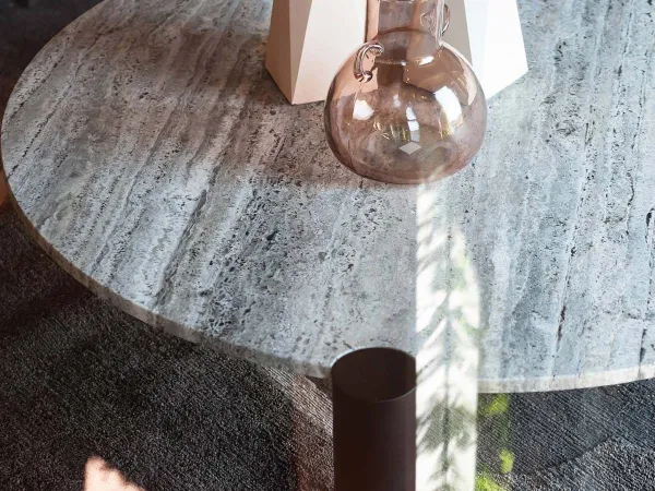 Detalles de la tapa de mármol de la mesa de centro Thalatha de Baxter