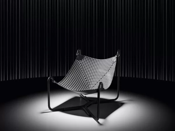 Le fauteuil Baffo de Busnelli conçu par Gianni Pareschi