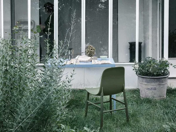 Chaise Sharky de Kristalia en extérieur