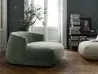 Sillón Brioni de Kristalia en una sala de estar