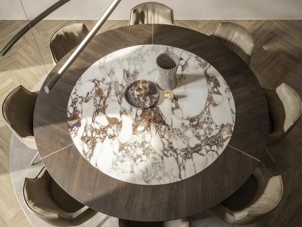 Details of the top of the Senator Ker-Wood Round table by Cattelan Italia