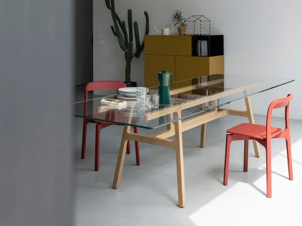 Contorna chair by Kristalia