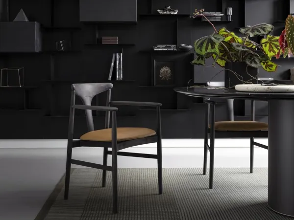 La chaise Tonbo de Kristalia