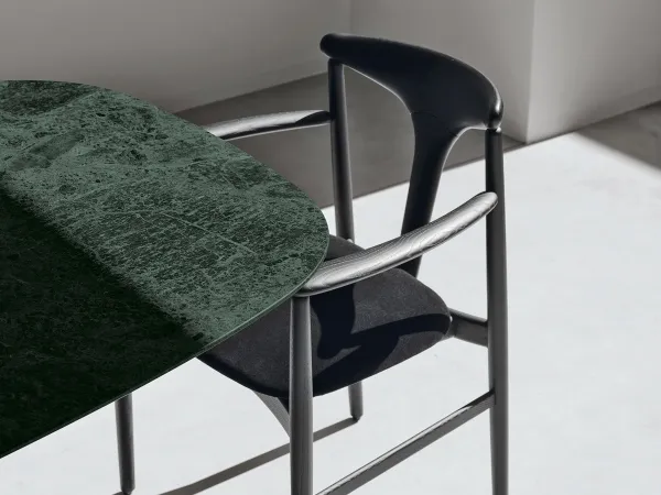 Detalles de la estructura de la silla Tonbo de Kristalia