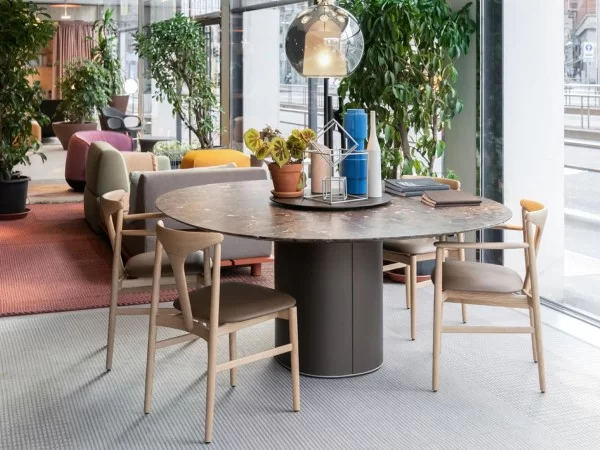 Kristalia Holo Pillar table with the new marble finish