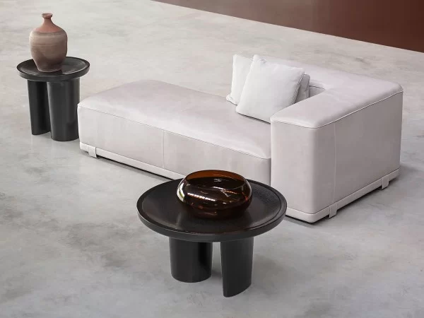 The Calix coffee table by Baxter in the round version