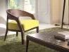 Le fauteuil Alba de Porada dans un salon
