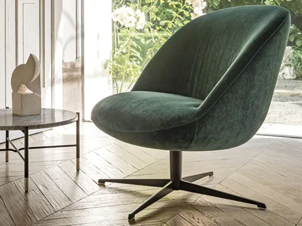 Pianca Ella armchair with a four-spoke base