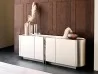 Aparador Dynasty de Cattelan Italia en un salón