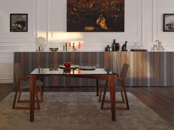 Horm Casamania Ray kleiner Sessel in einem Wohnbereich