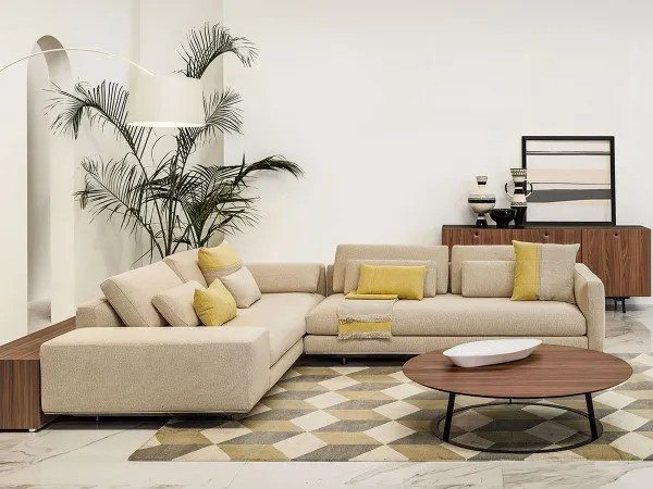 La mesa de centro Albino de Horm Casamania con tapa de madera