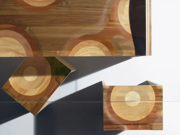 Details of the Ripples stool by Horm Casamania