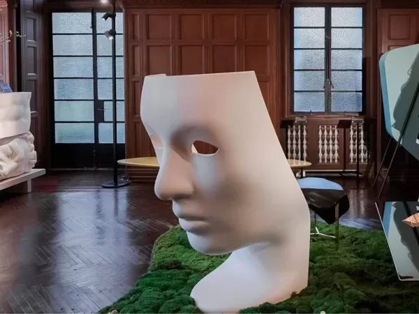 室内空间中的 Driade Nemo 扶手椅