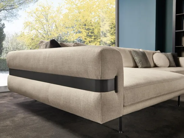 Cantori Valley 沙发金属带的细节