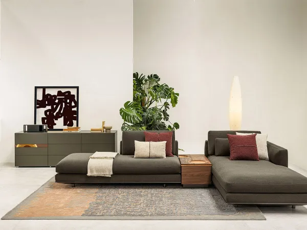 The ComRì sideboard in a living area