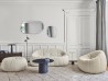 Il divano Ottoman Loveseat di Ligne Roset in una zona living