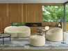 客厅中的 Ligne Roset 南瓜沙发