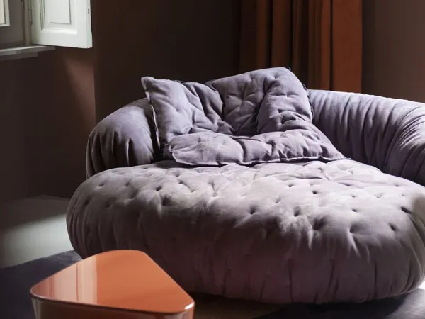 Il daybed Ortigia di Baxter in una zona living