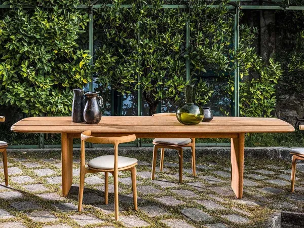 Baxter Nairobi outdoor table