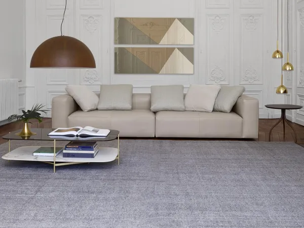 La table basse Clyde de Ligne Roset dans un salon