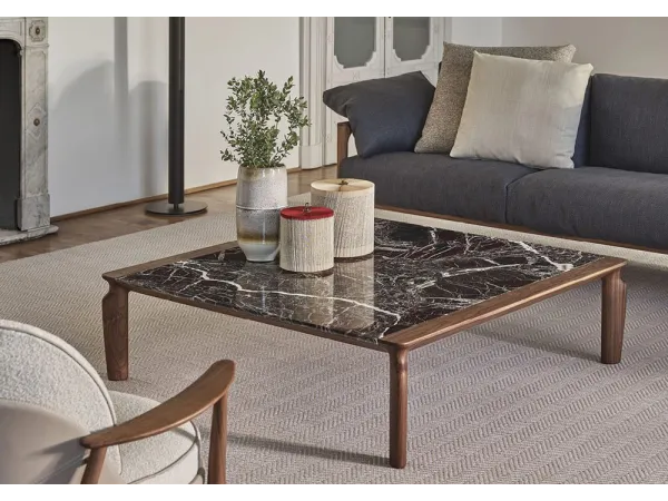 The Askos coffee table in a square version