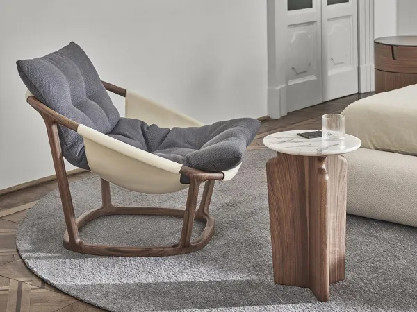 Table basse Podi de Porada avec plateau en marbre Dover White