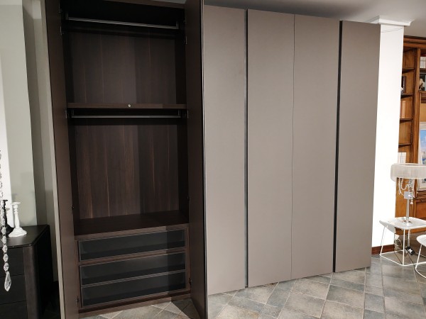 Armoire Sipario Nastro de Pianca en vente chez Mobilificio Marchese