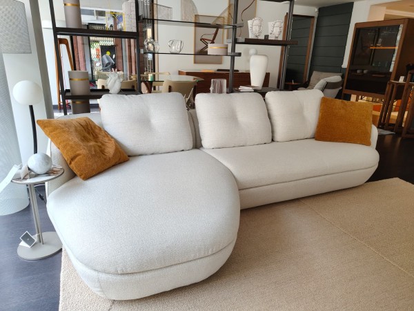 Entdecken Sie das Mirea-Sofa von Lema im Sale bei Mobilificio Marchese