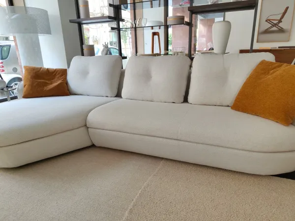 Entdecken Sie das Mirea-Sofa von Lema im Sale bei Mobilificio Marchese