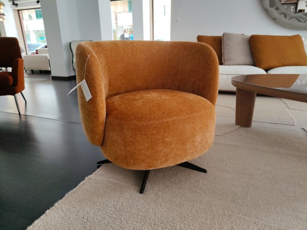 Découvrez les fauteuils Miki de Lema en solde chez Mobilificio Marchese