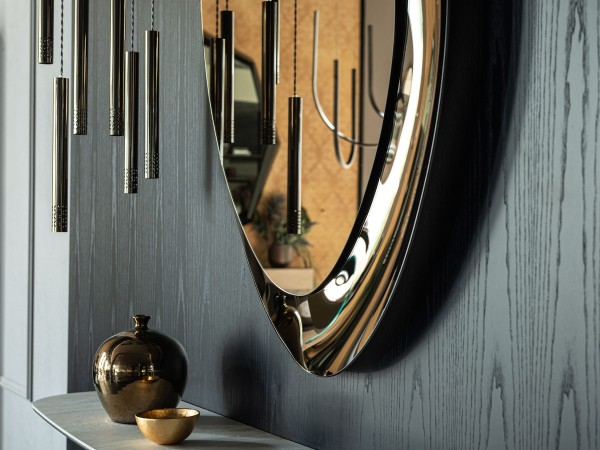 Details of the Ascot mirror by Cattelan Italia