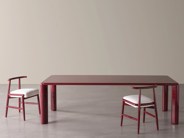 Der Frank Tisch von Meridiani - Version mit lackierter Oberfläche