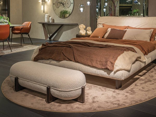 Le banc Chopin de Cattelan Italia dans une chambre à coucher